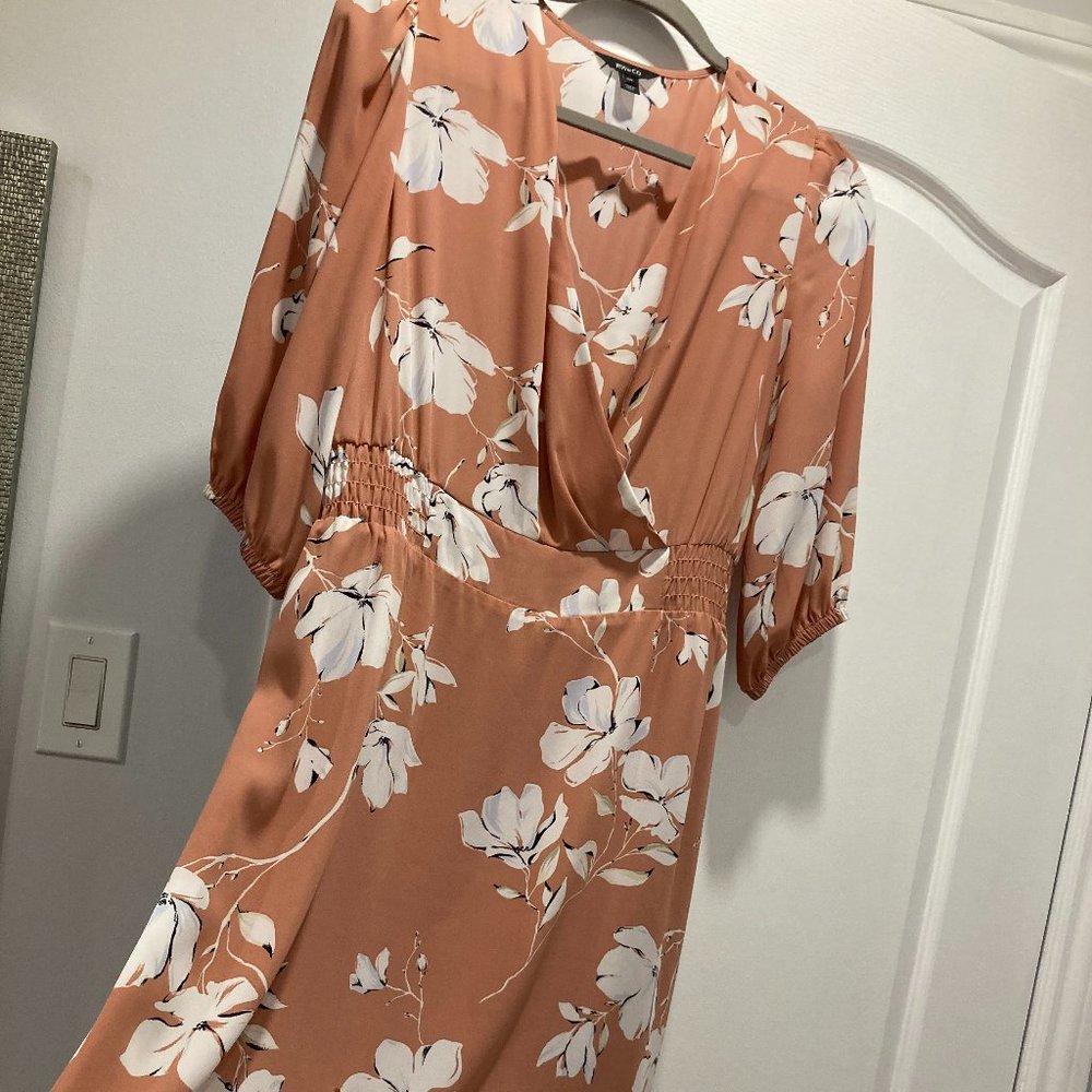 RW&CO Floral dress. Size M.